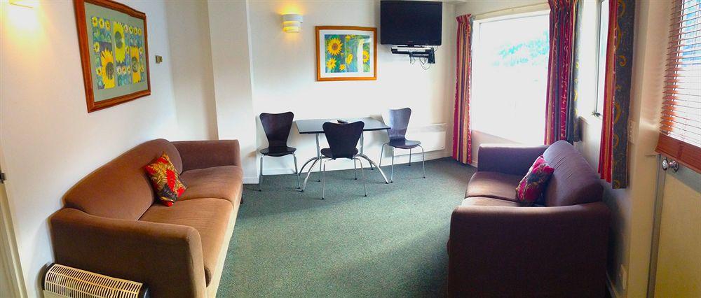 Motel Caples Court &