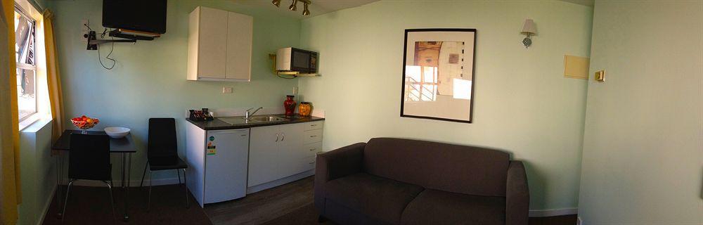 Motel Caples Court & 4*
