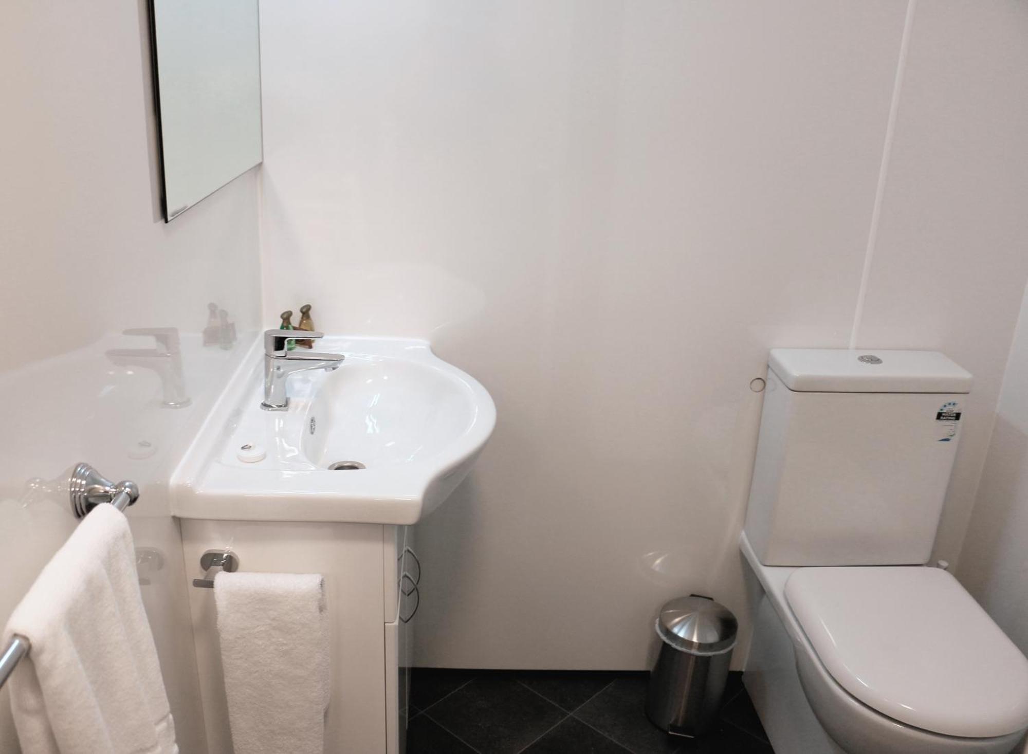 Motel Caples Court &