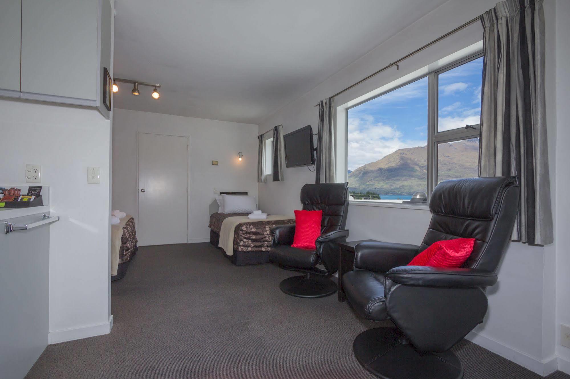 Caples Court & 4* Queenstown