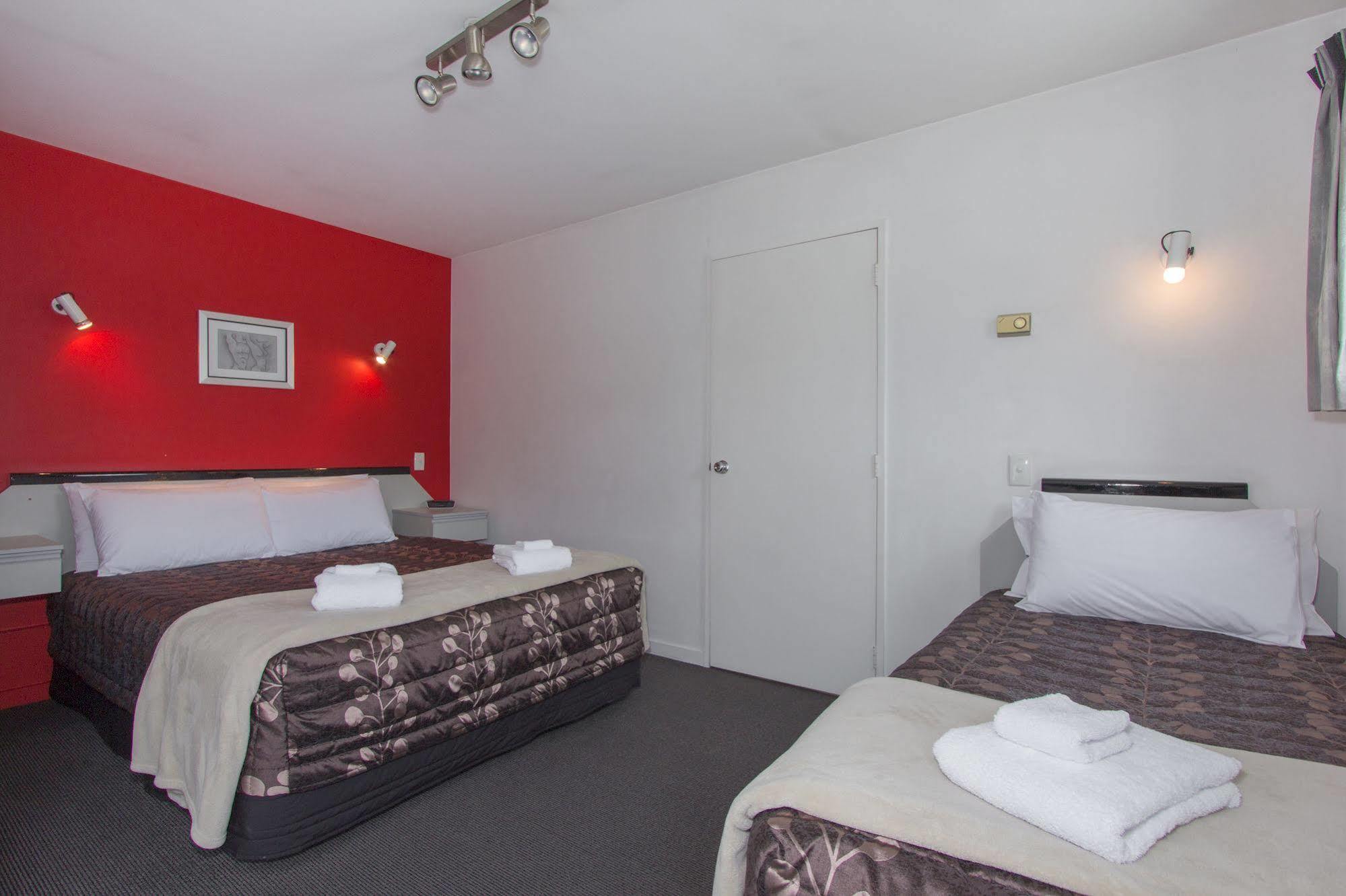 Motel Caples Court & 4*