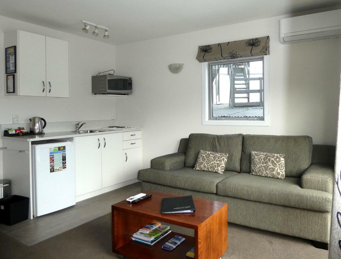 Caples Court & Queenstown
