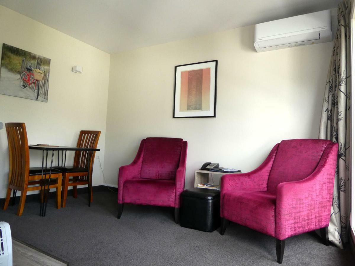 Caples Court & Queenstown
