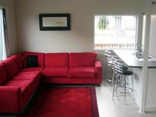 Caples Court & Motel